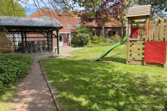 Grillplatz und Spielplatz